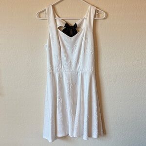 White Sleeveless Dress with back cutout